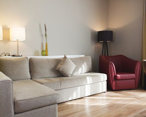 View of the additional sofa bed for max. 2 smaller children up to 12 years in the category Auslese at the Weinhotel Kaisergarten in Alzey