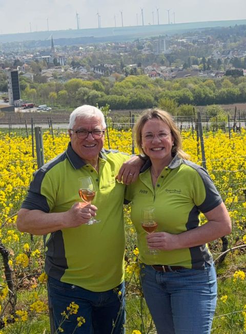 Thematische Tour zwischen Macht und Wein mit Petra Brand und Werner Dolch durch die Weinbergslandschaft von Alzey