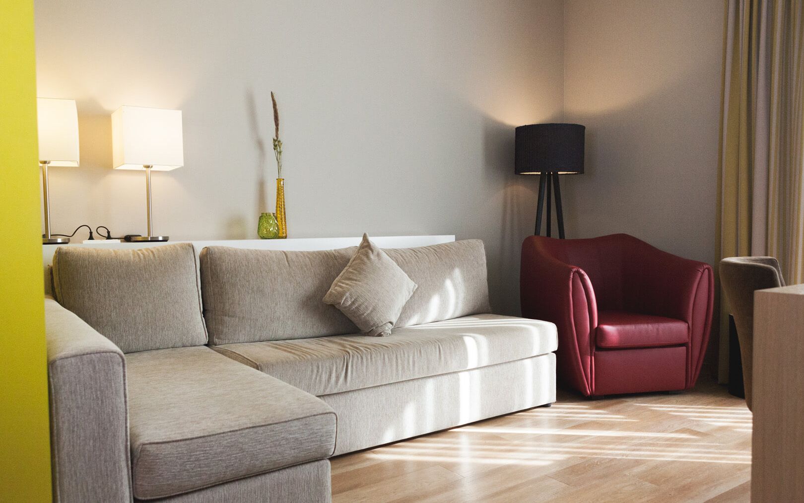 View of the additional sofa bed for max. 2 smaller children up to 12 years in the category Auslese at the Weinhotel Kaisergarten in Alzey